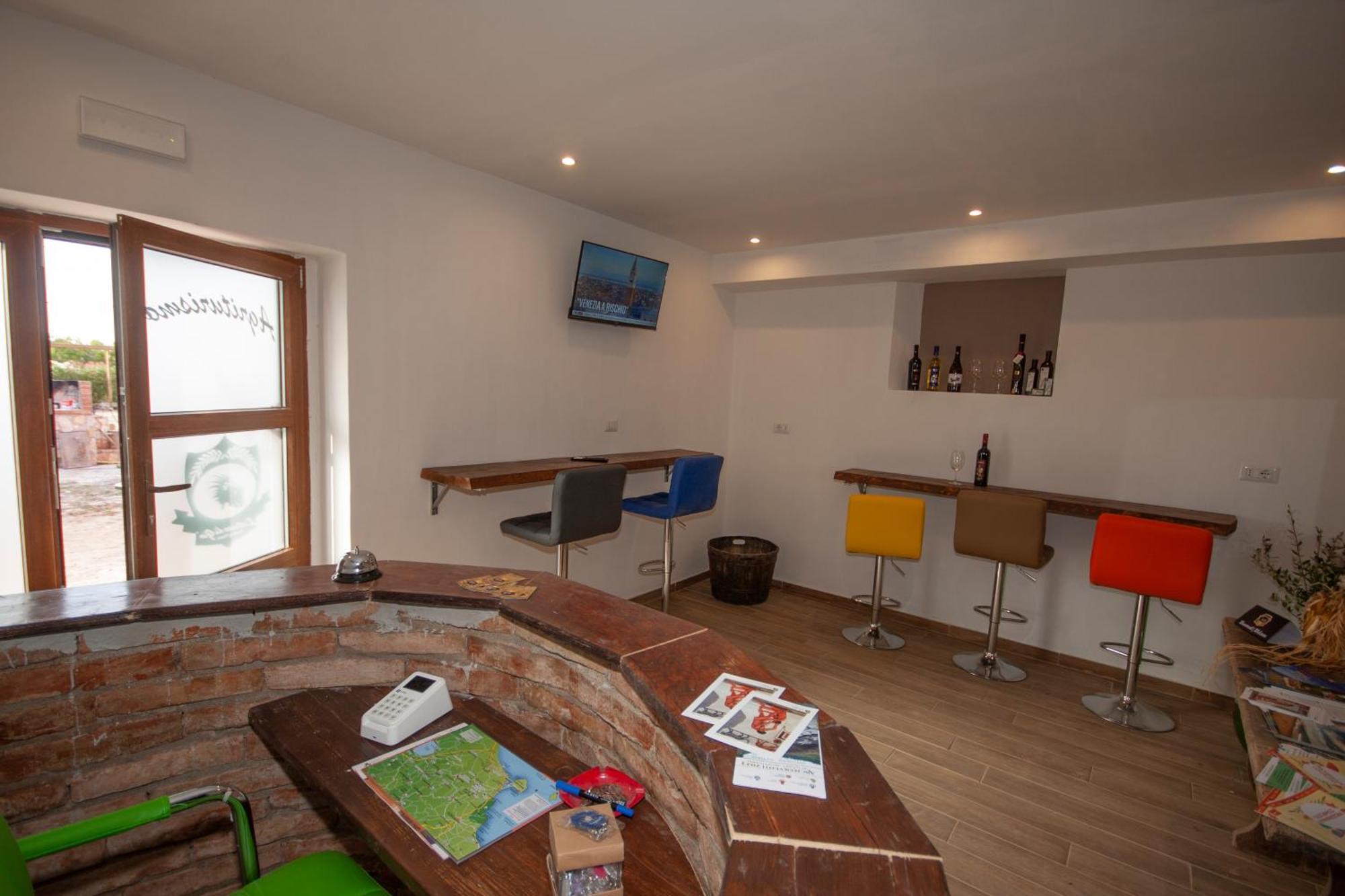 Agriturismo L'Istrice Di Gio มอนตัลโต ดิ กัสโตร ภายนอก รูปภาพ